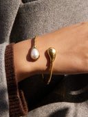 Hayley | Teardrop Pearl Bangle – Open Cuff Curved Band Dual End Detail