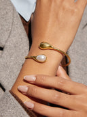 Hayley | Teardrop Pearl Bangle – Open Cuff Curved Band Dual End Detail